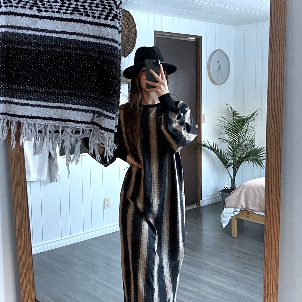Zara Dress - Picture 2 of 8